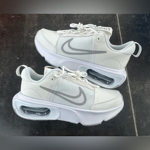 Nike Air Max INTRLK Summit White Size 8.5 Womens | NEW